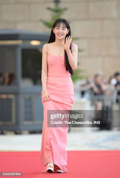 Chu Singer 72 Chuu (Singer) Stock Photos, High-Res Pictures, and Images - Getty Images