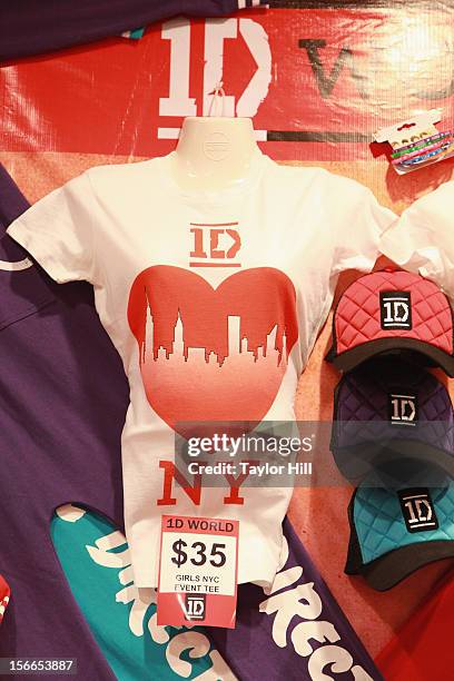 1d Random Merch 104 1d T Shirts Photos & High Res Pictures - Getty Images