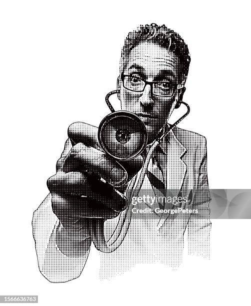 illustrations, cliparts, dessins animés et icônes de médecin amérindien avec stéthoscope - correction numérique