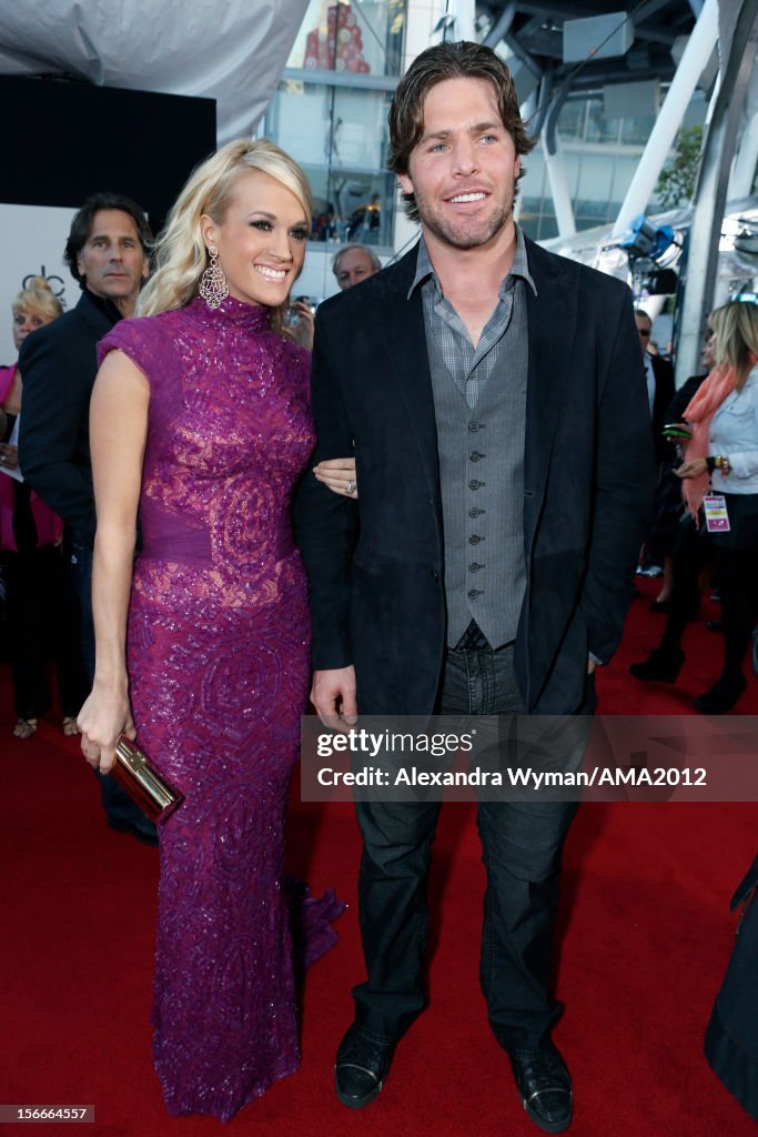 The 40th American Music Awards - Red Carpet