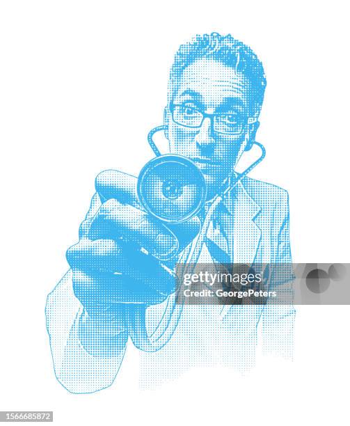 illustrations, cliparts, dessins animés et icônes de médecin amérindien avec stéthoscope - correction numérique