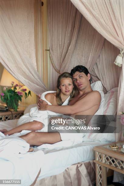 The Marriage Of Singer Marc Lavoine, 32 Years Old, With Sarah Poniatowski, 21 Years, In Morocco Marrakech. Marrakech, mai 1995. Mariage du chanteur...