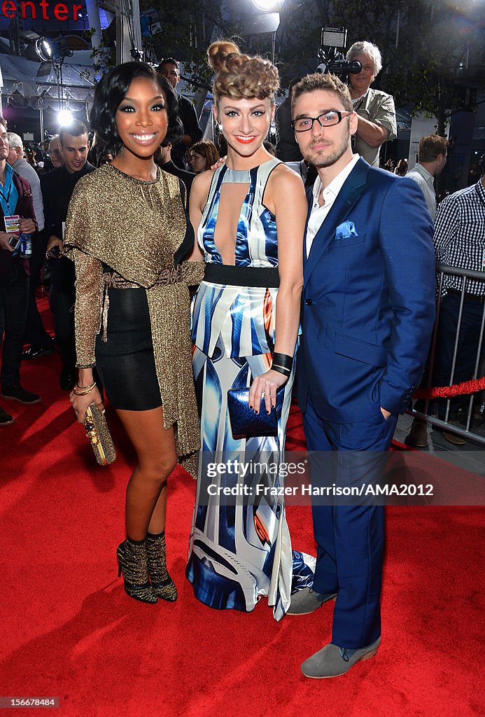 The 40th American Music Awards - Red Carpet