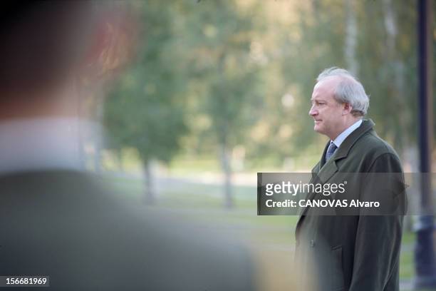 Hubert Vedrine Two Days Visit In Moscow. Moscou - 28 et 29 septembre 2000 - Lors de sa visite de deux jours en Russie, Hubert VEDRINE, ministre des...