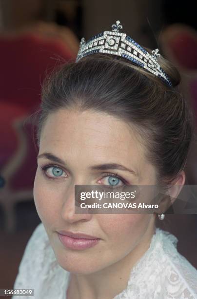 Adelaide Of Orleans Marries Pierre-louis Dailly. Paris, mai 2002. Adélaïde D'ORLEANS, petite-fille du comte de Paris essaye chez DIOR sa robe de...