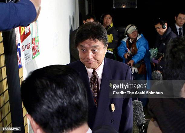 Nagoya City mayor and local party Genzei Nippon leader Takashi Kawamura speaks to the media reporters on November 17, 2012 in Nagoya, Aichi, Japan....