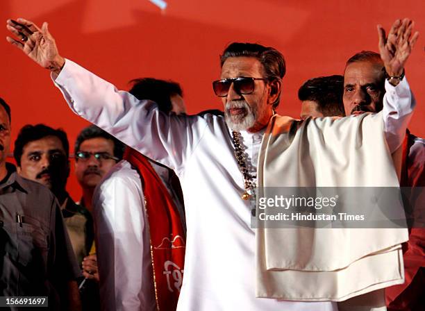 Shiv Sena supremo Balasaheb Thackeray opens the campaign of the BMC polls for the party at Goregaon on December 27, 2006 in Mumbai, India. For the...