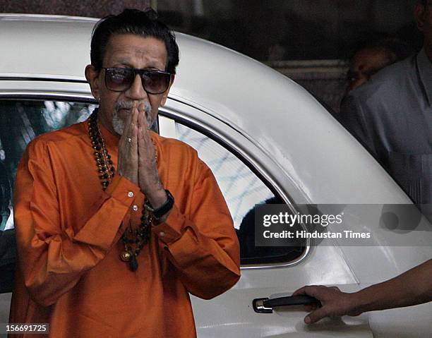 Balasaheb Thackeray at Hinduja Hospital after Pramod Mahajan passed away at 4:10pm on May 3, 2006 in Mumbai, India.