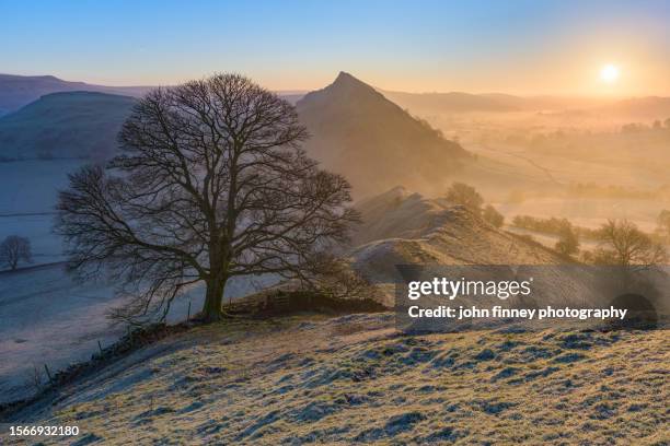 peak district classic sunrise - buxton england stockfoto's en -beelden