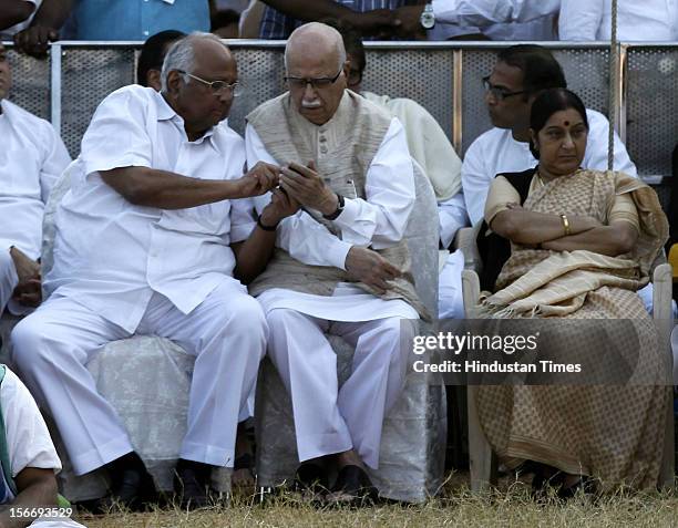 Sharad Pawar, Lal Krishna Advani, Sushma Swaraj and Chhagan Bhujbal attend Bal Thackeray's funeral at Shivaji Park on November 18, 2012 in Mumbai,...