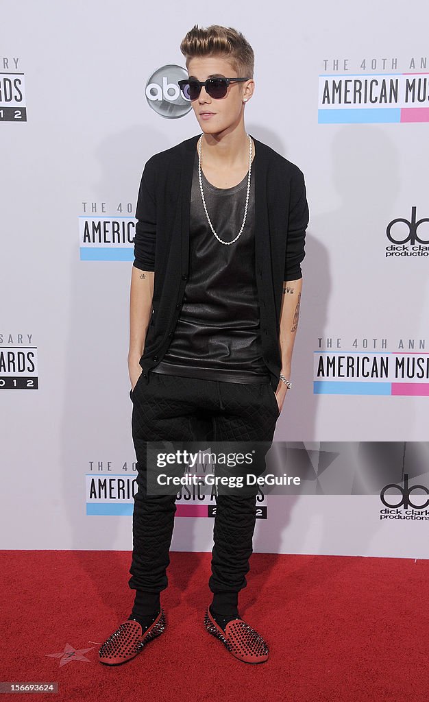 40th Anniversary American Music Awards - Arrivals