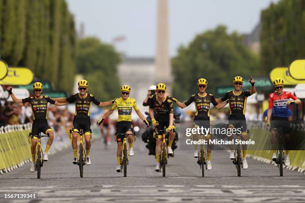 Jonas Vingegaard of Denmark - Yellow Leader Jersey, Tiesj Benoot of Belgium, Wilco Kelderman of The Netherlands, Sepp Kuss of The United States,...