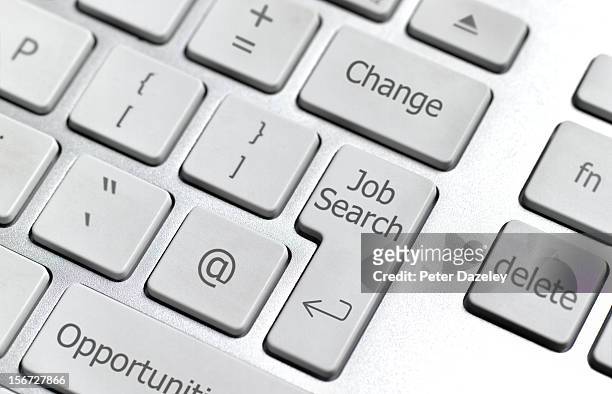 on-line job search computer keybaord - söka jobb bildbanksfoton och bilder