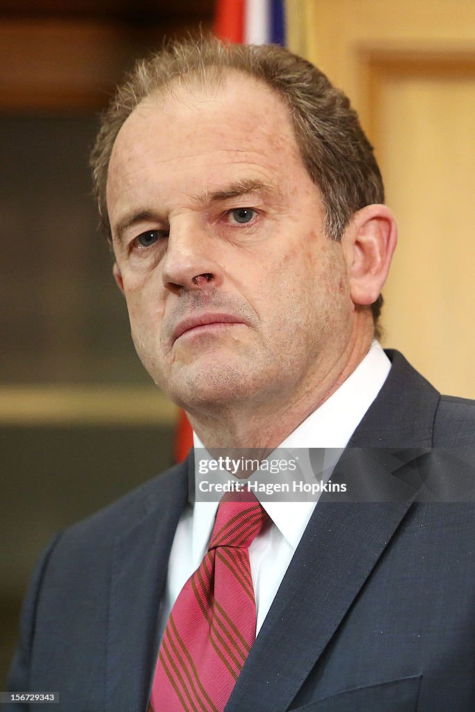 David Shearer Holds Caucus Meeting