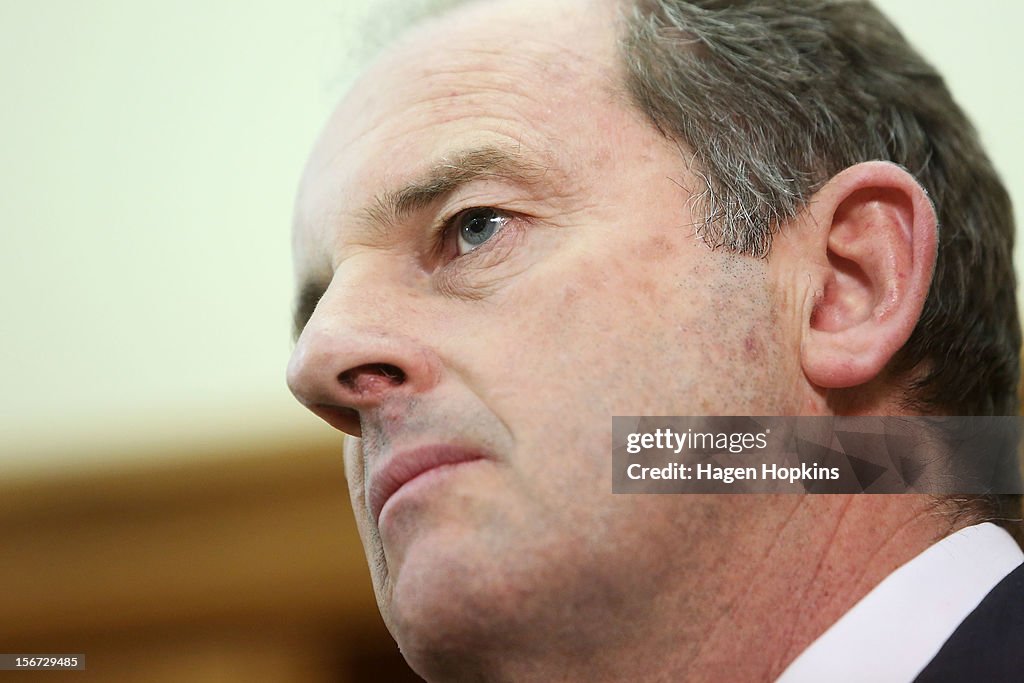 David Shearer Holds Caucus Meeting