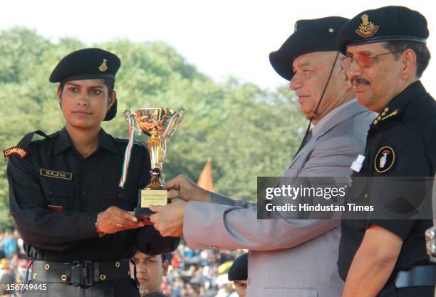 Security Guard Kumar Sushil Kumar Shinde Photos and Premium High Res Pictures - Getty Images