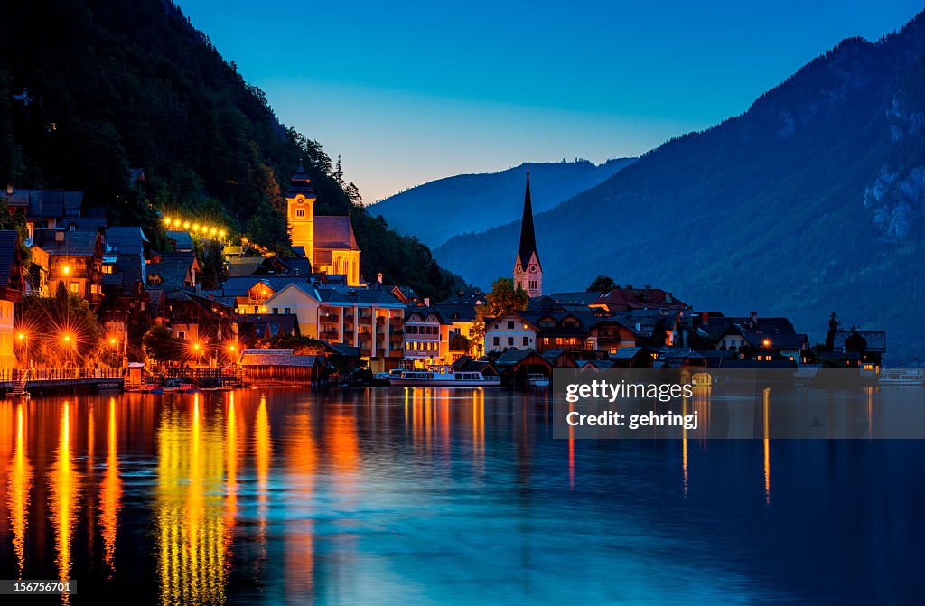 Hallstatt by night