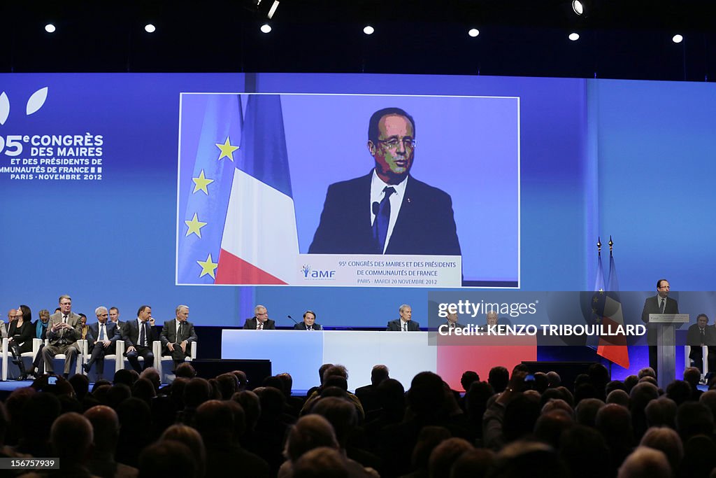 FRANCE-HOLLANDE-MAYOR-CONGRESS