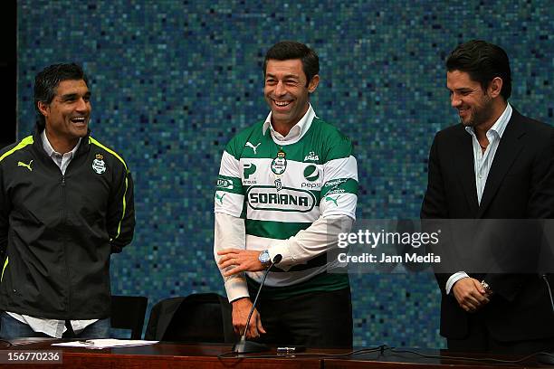 Pedro Caixinha laughs during his presentation as the new coach of Santos, on November 20, 2012 in Torreon, Mexico.