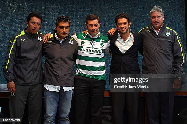 Miguel Garcia, Helder Baptista, Pedro Caixinha, Alejandro Irarragorri and Alberto Canedo pose during the presentation of Caixinha as the new coach of...