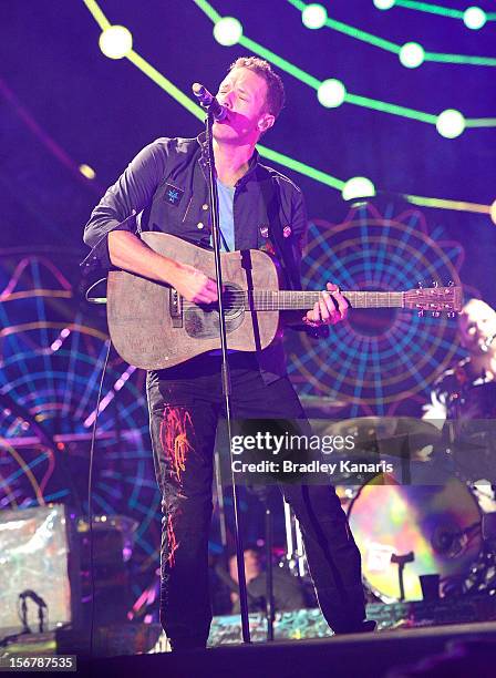 Chris Martin of Coldplay perform live for fans at Suncorp Stadium on November 21, 2012 in Brisbane, Australia.