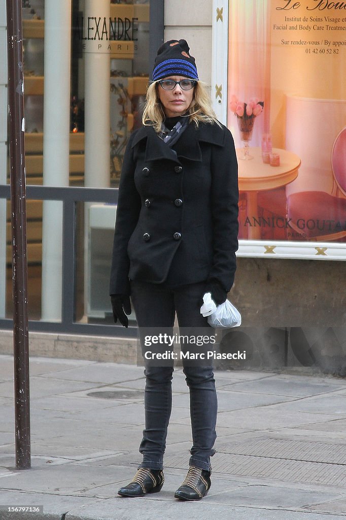 Rosanna Arquette Sighting In Paris - November 21, 2012