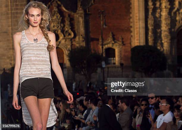 Model walks the runway during the Rock the Sidewalk Spring/Summer 2013 collection on November 16 in Mexico City, Mexico.