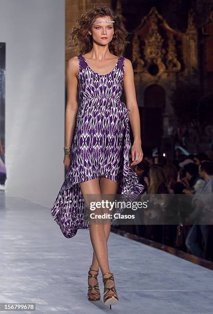 Model walks the runway during the Rock the Sidewalk Spring/Summer 2013 collection on November 16 in Mexico City, Mexico.