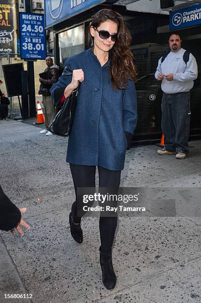 Actress Katie Holmes enters the "Dead Accounts" play at the Music Box Theater on November 21, 2012 in New York City.