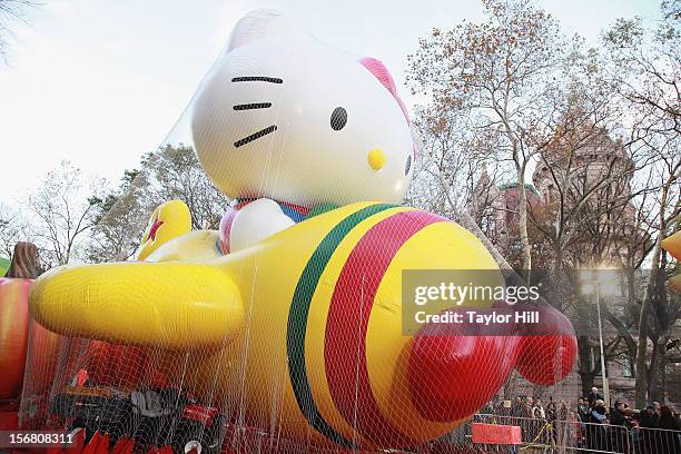 Hello Kitty Inflation 108 Hello Kitty Thanksgiving Stock Photos, High-Res Pictures, and ...
