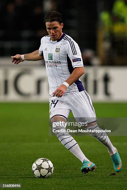 Bram Nuytinck of Anderlecht in action during the UEFA Champions League Group C match between RSC Anderlecht and AC Milan at the Constant Vanden Stock...