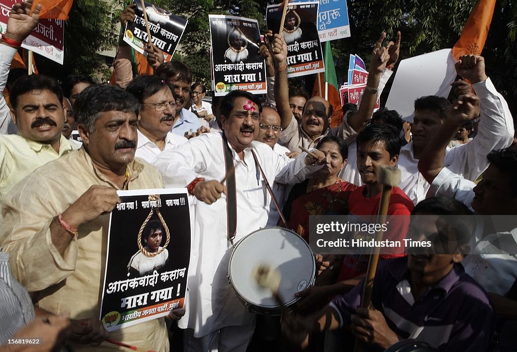 People Celebrate Hanging Of 26/11 Terrorist Ajmal Kasab in Mumbai