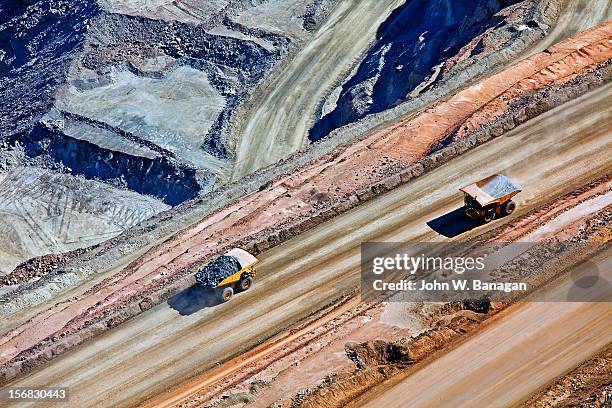 (kcgm.) gold mine,western australia - banagan dumper truck stock pictures, royalty-free photos & images