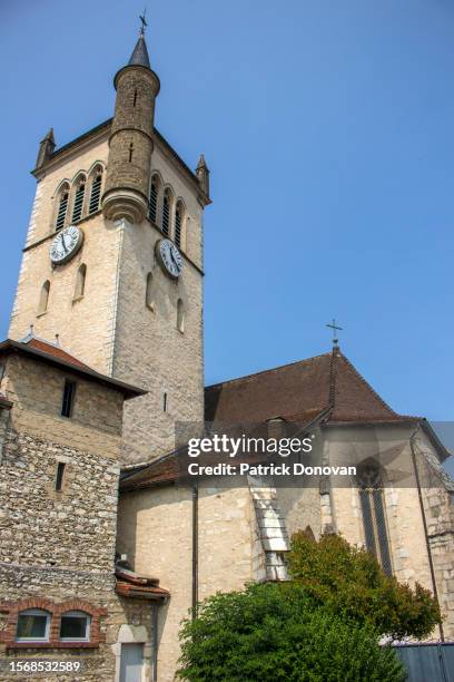 église saint-symphorien, morestel, france - morestel photos et images de collection
