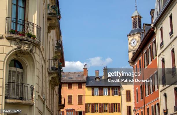 center of chambéry, france and clock tower - chambery frankrijk stockfoto's en -beelden