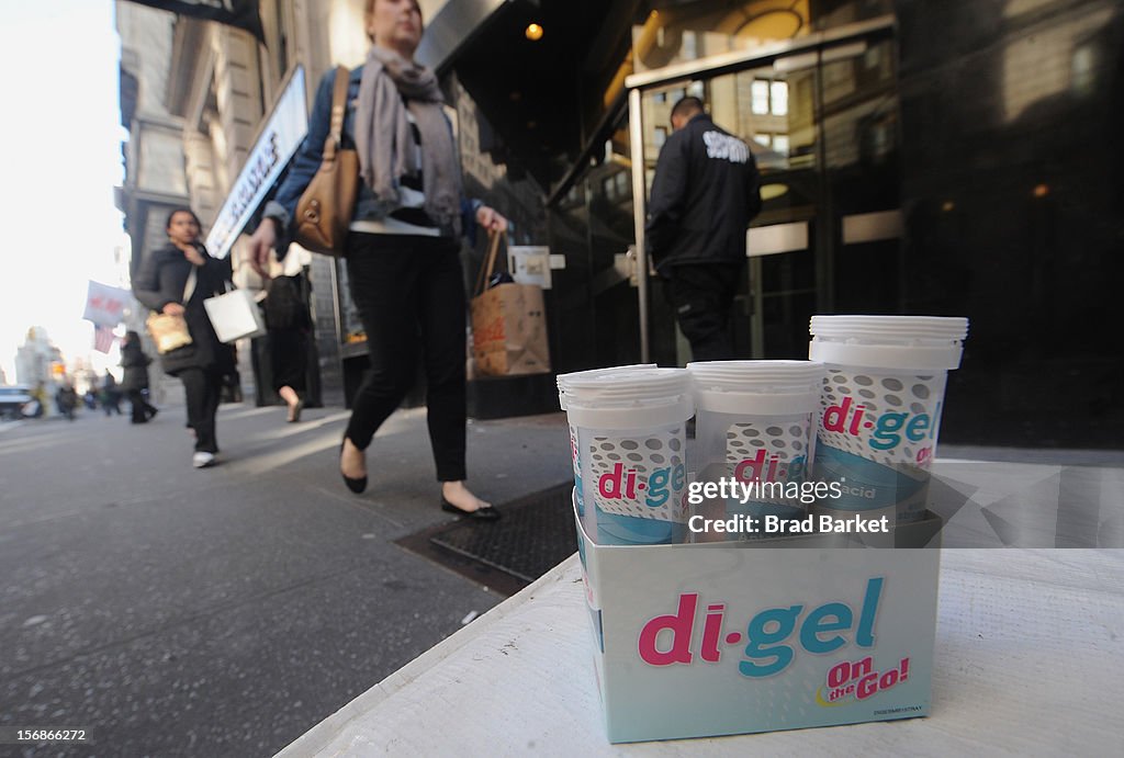 Di-gel Helps New Yorkers "Undo" Black Friday Shopping Troubles