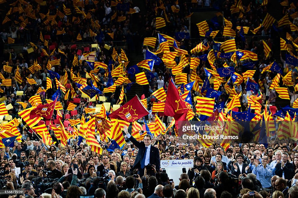 Artur Mas Attends Closing Rally Ahead Of Catalan Elections In Barcelona