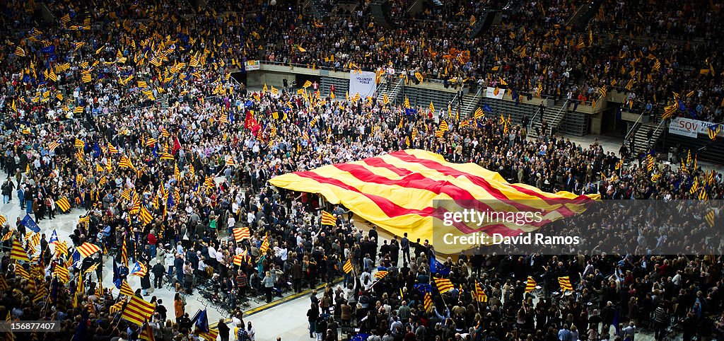 Artur Mas Attends Closing Rally Ahead Of Catalan Elections In Barcelona