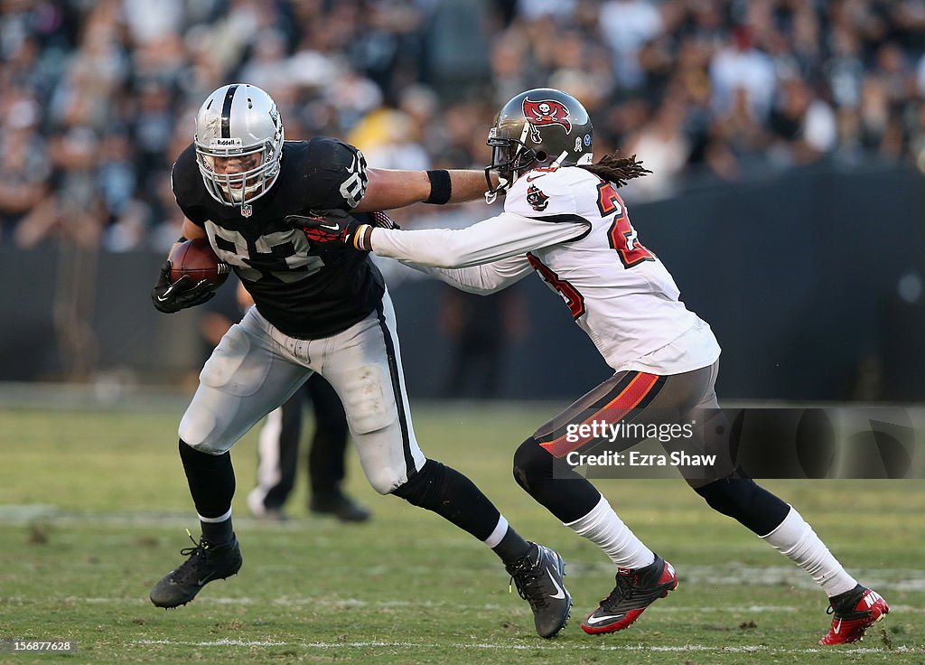 Tampa Bay Buccaneers v Oakland Raiders