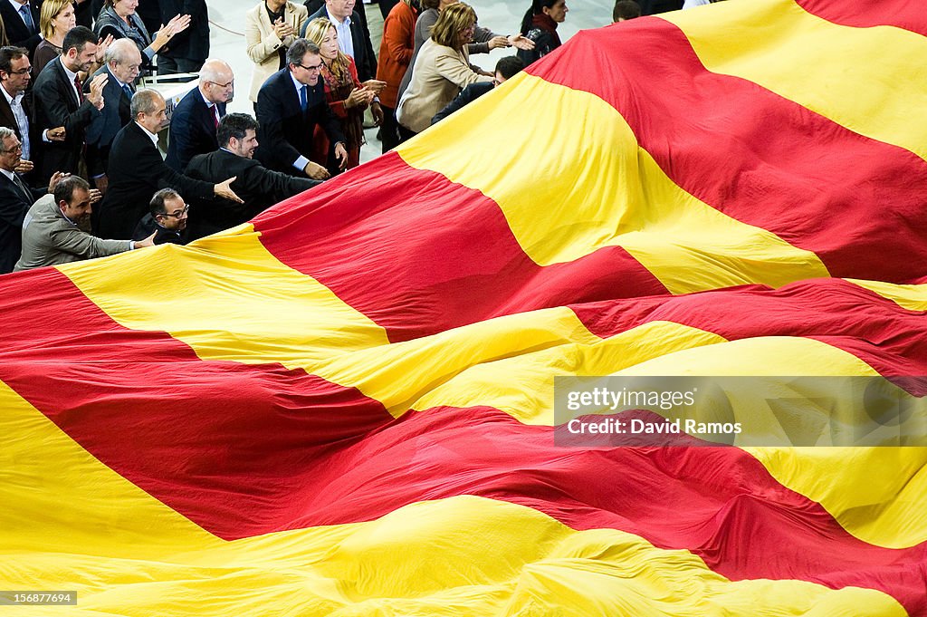 Artur Mas Attends Closing Rally Ahead Of Catalan Elections In Barcelona