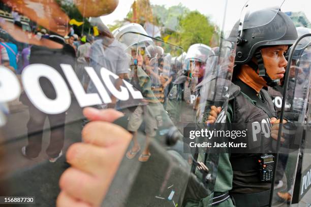 Thai riot police deploy against anti-government protesters during a large anti government protest on November 24, 2012 in Bangkok, Thailand. The Siam...