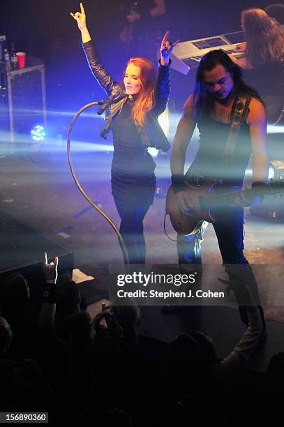 Simone Simons and Isaac Delahaye of Epica performs in concert at Headliners Music Hall on November 23, 2012 in Louisville, Kentucky.