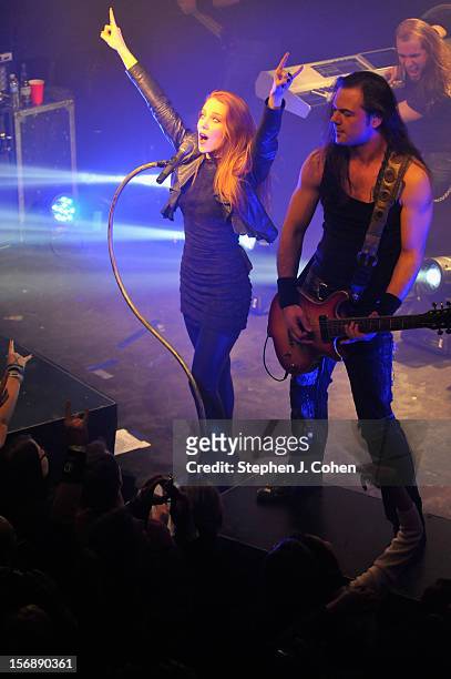 Simone Simons and Isaac Delahaye of Epica performs in concert at Headliners Music Hall on November 23, 2012 in Louisville, Kentucky.