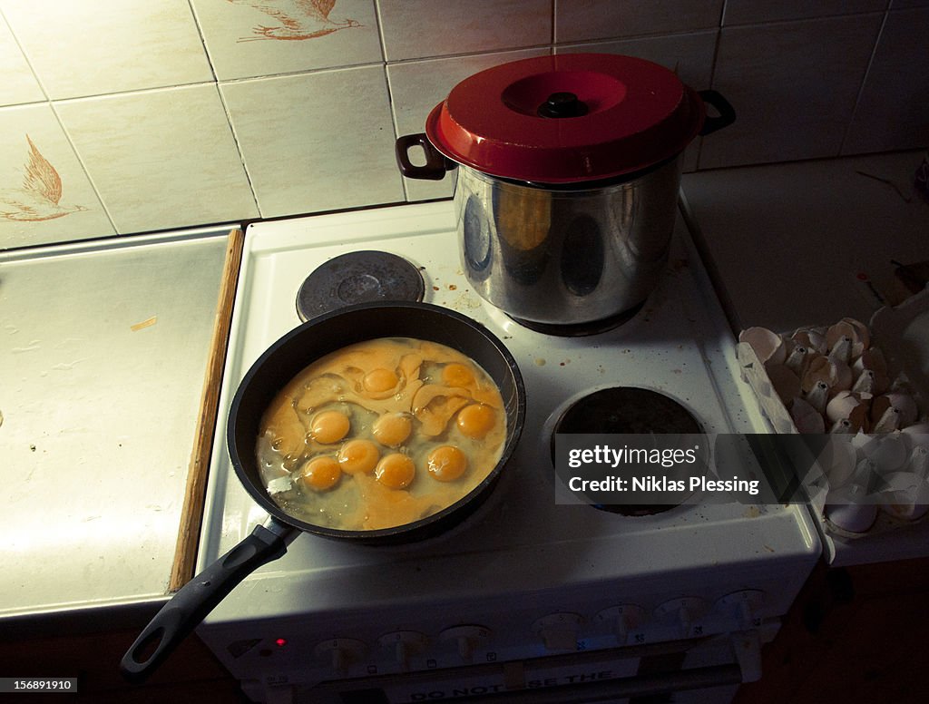 Egg breakfast for many people