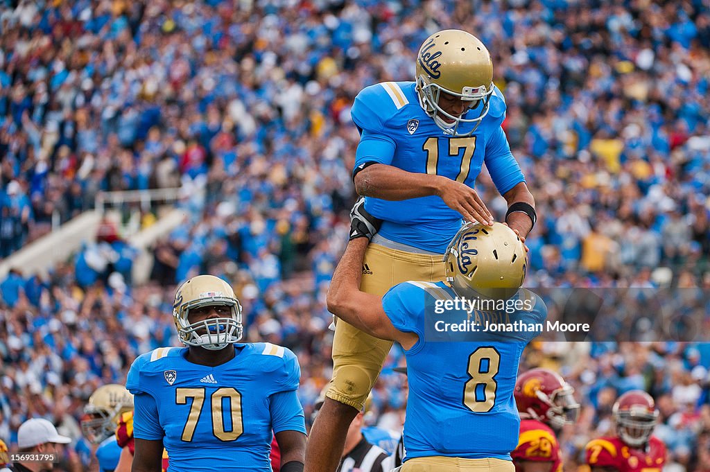 USC v UCLA Football