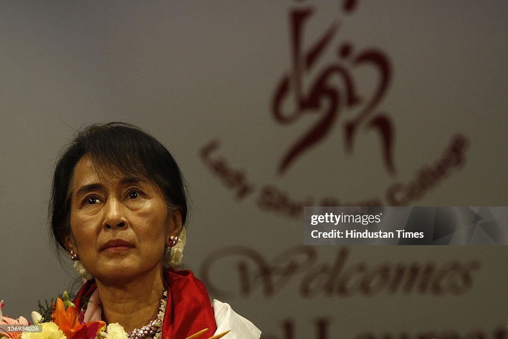 Aung San Suu Kyi Visits Her Alma Mater Lady Sri Ram College
