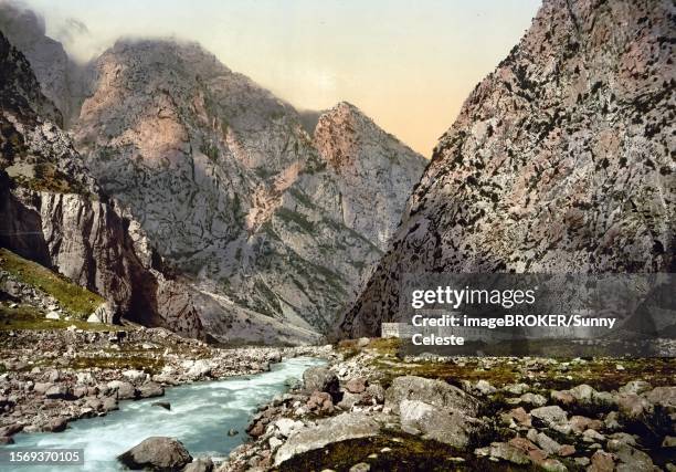 military road. fortress in the dariel gorge, caucasus, russia, c. 1890, historic, digitally enhanced reproduction of a photochrome print of the period - castelo stock illustrations