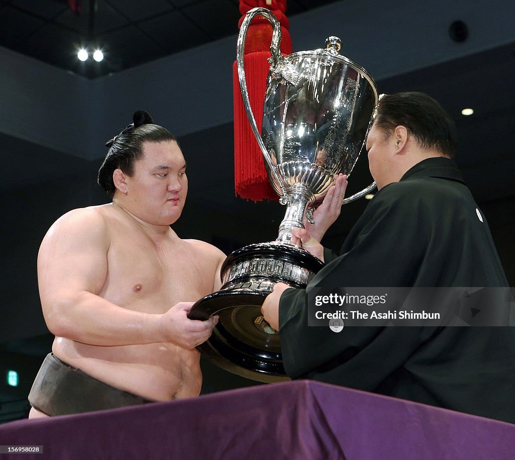 Grand Sumo November Tournament - Day 15