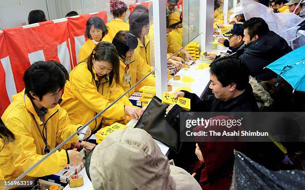 Japanese Raffle 45 Million Yen Year End Jumbo Lottery On Sale Stock Photos, High-Res ...