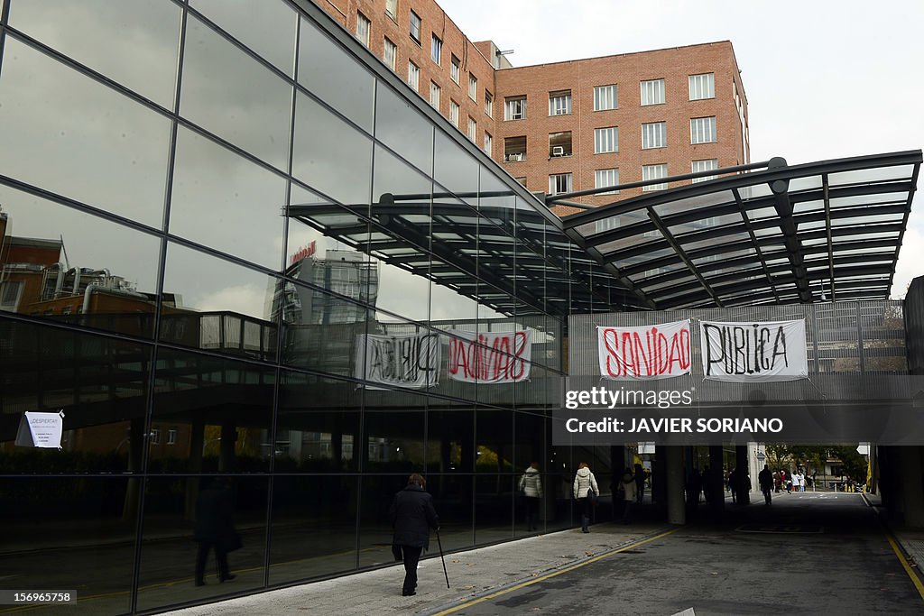 SPAIN-FINANCE-PUBLIC-DEBT-HEALTH-PROTEST